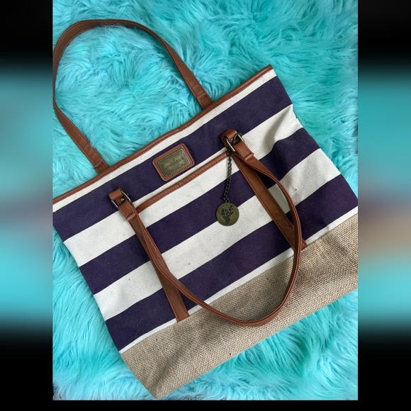 Younique Handbags - Younique beach tote